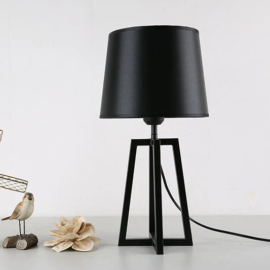 Metal Bedroom Bedside Simple Table Lamp
