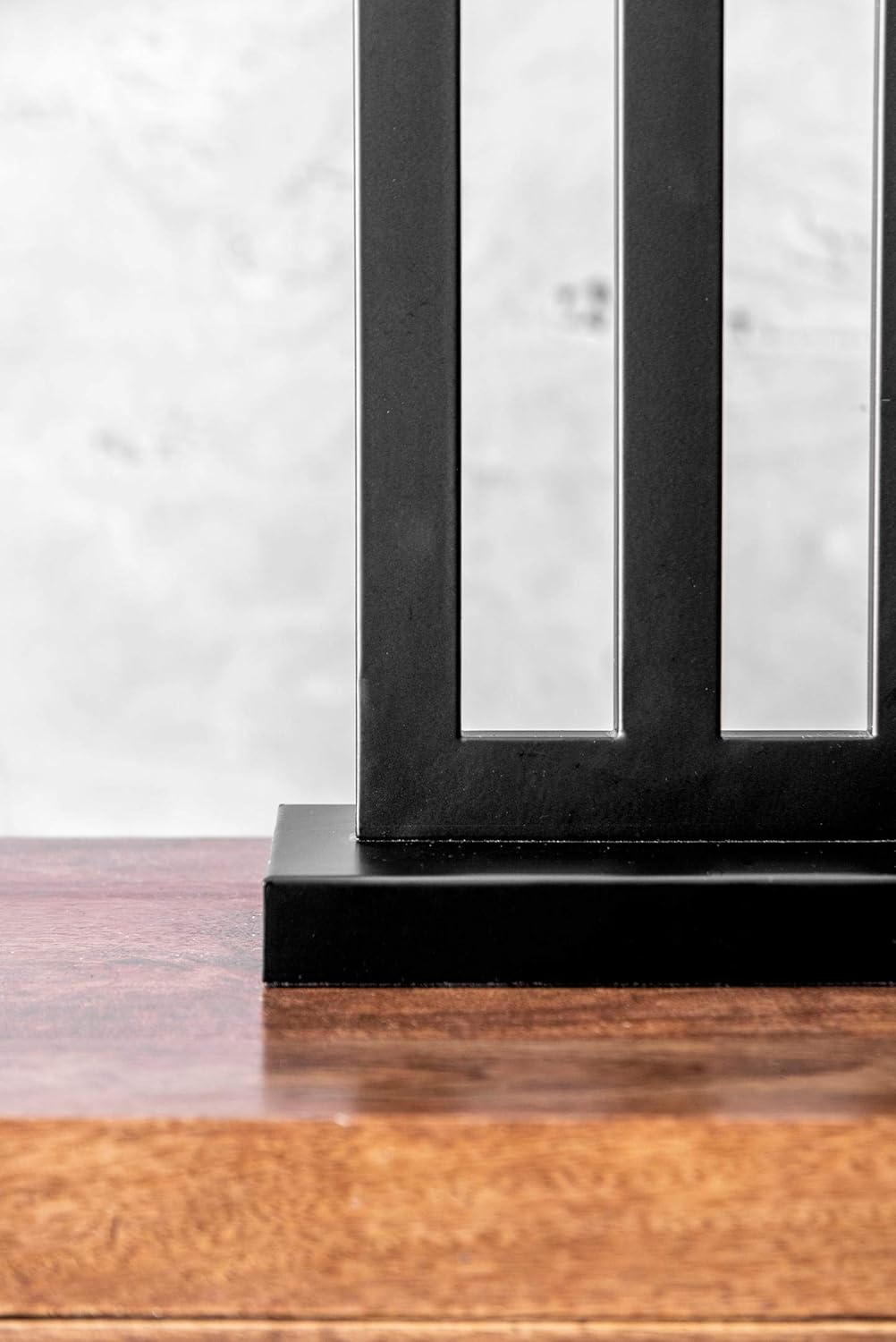 Modern Black Metal Base Stand – Minimalist Decorative Accent for Home & Office