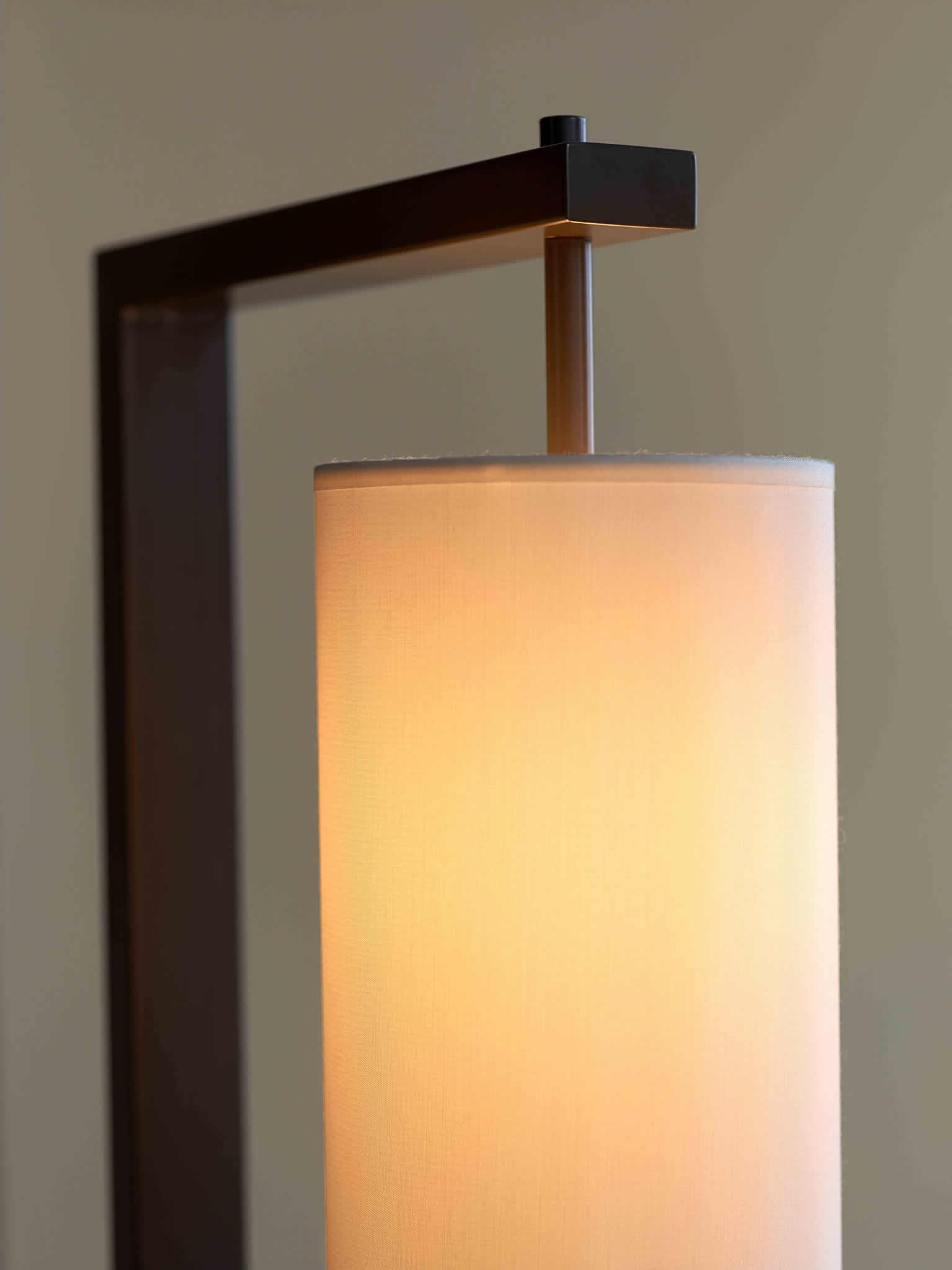 Modern Hanging Table Lamp with Cylinder Shade – Minimalist Metal Design