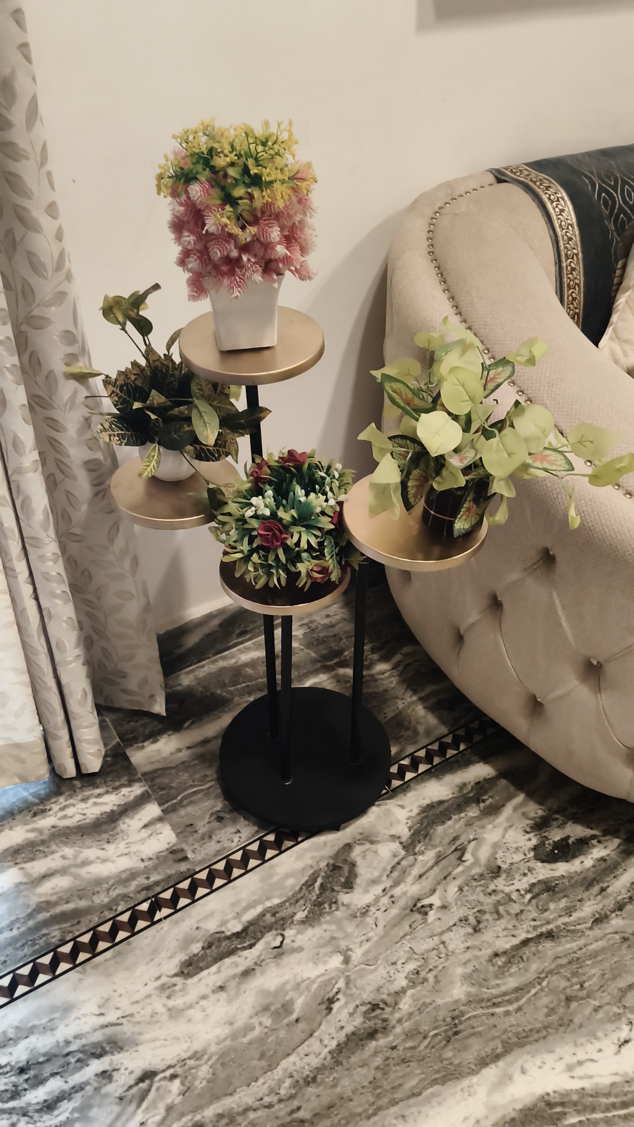 OWESCO Modern 4-Tier Vertical Plant Stand – Designer Multi-Level Indoor Plant FT11